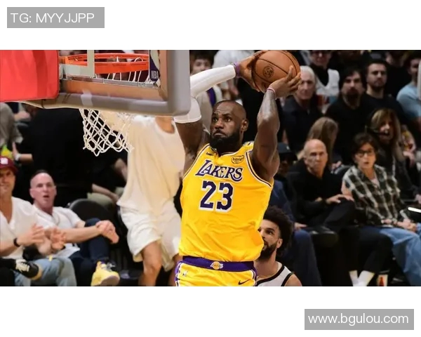 詹姆斯全能表现助湖人加时逆转勇士成功晋级季后赛